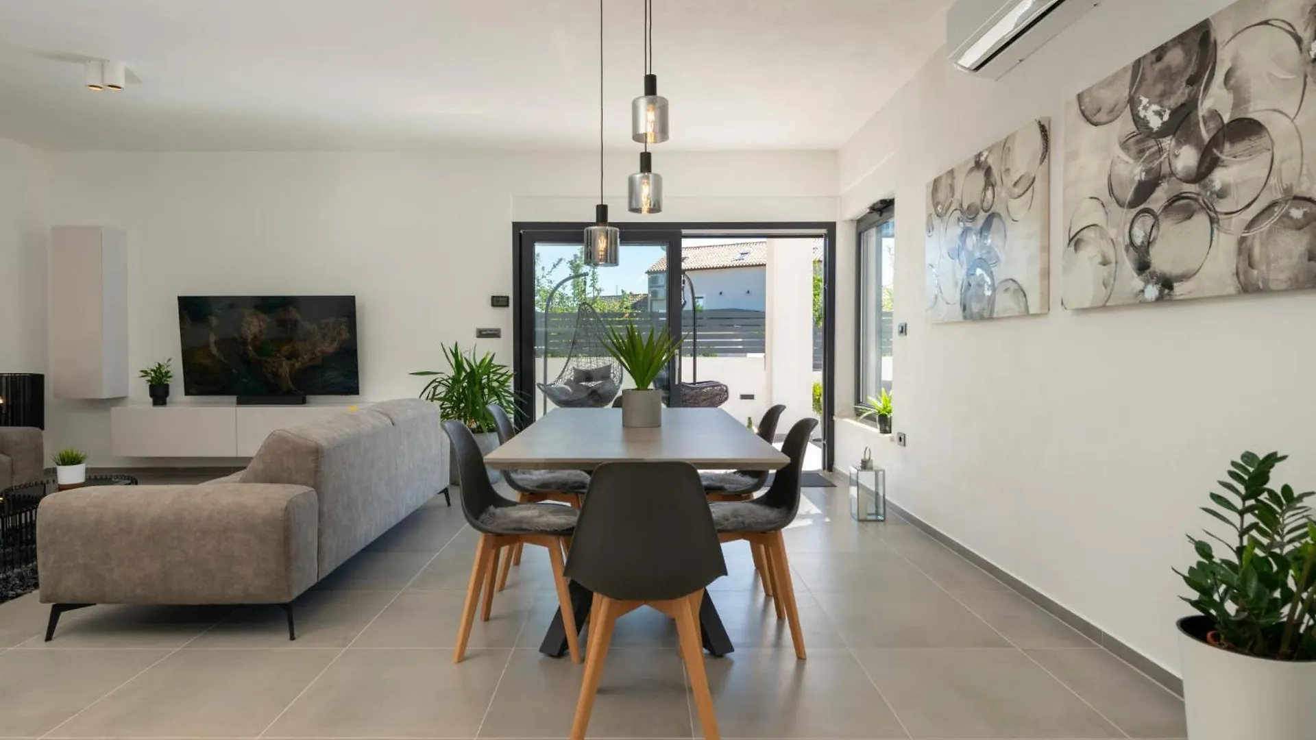 Holiday Home Villa 'M' By Interhome Крница 0*,